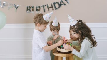 découvrez une sélection de jeux de société amusants et interactifs pour animer vos soirées entre amis. que ce soit pour un anniversaire, une fête ou une réunion familiale, nos jeux de party garantiront rires et bonne humeur!