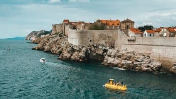 découvrez les mystères des mers antiques, un voyage fascinant à travers le temps qui explore la biodiversité, les paysages marins et les interactions écologiques des océans d'autrefois.