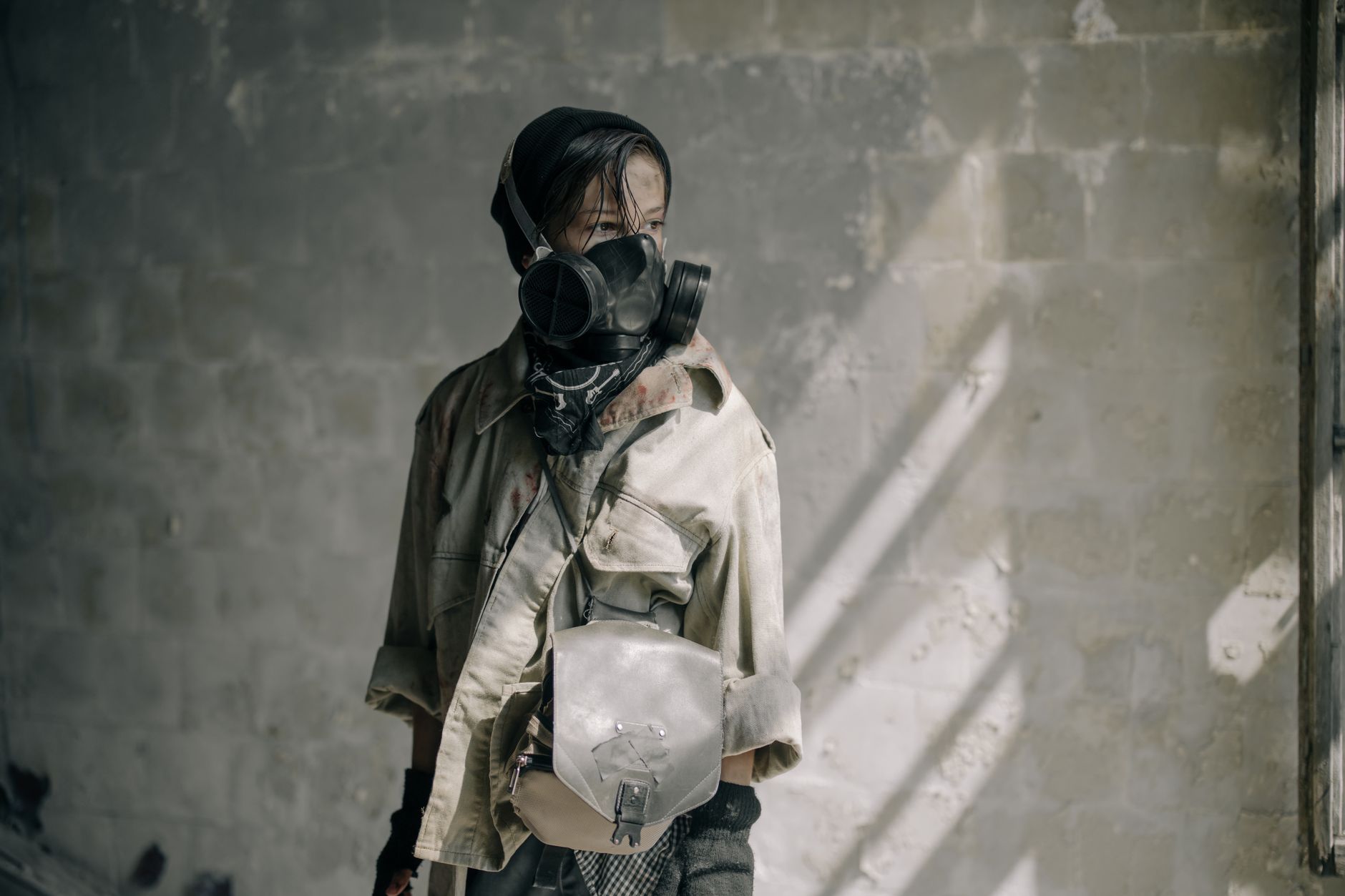 découvrez notre critique du jeu de société s.t.a.l.k.e.r. et plongez dans un univers post-apocalyptique fascinant. explorez ses mécaniques de jeu immersive, ses illustrations saisissantes et l'expérience unique qu'il offre aux amateurs de survie et d'aventure. préparez-vous à défier vos stratégies dans cette adaptation captivante!