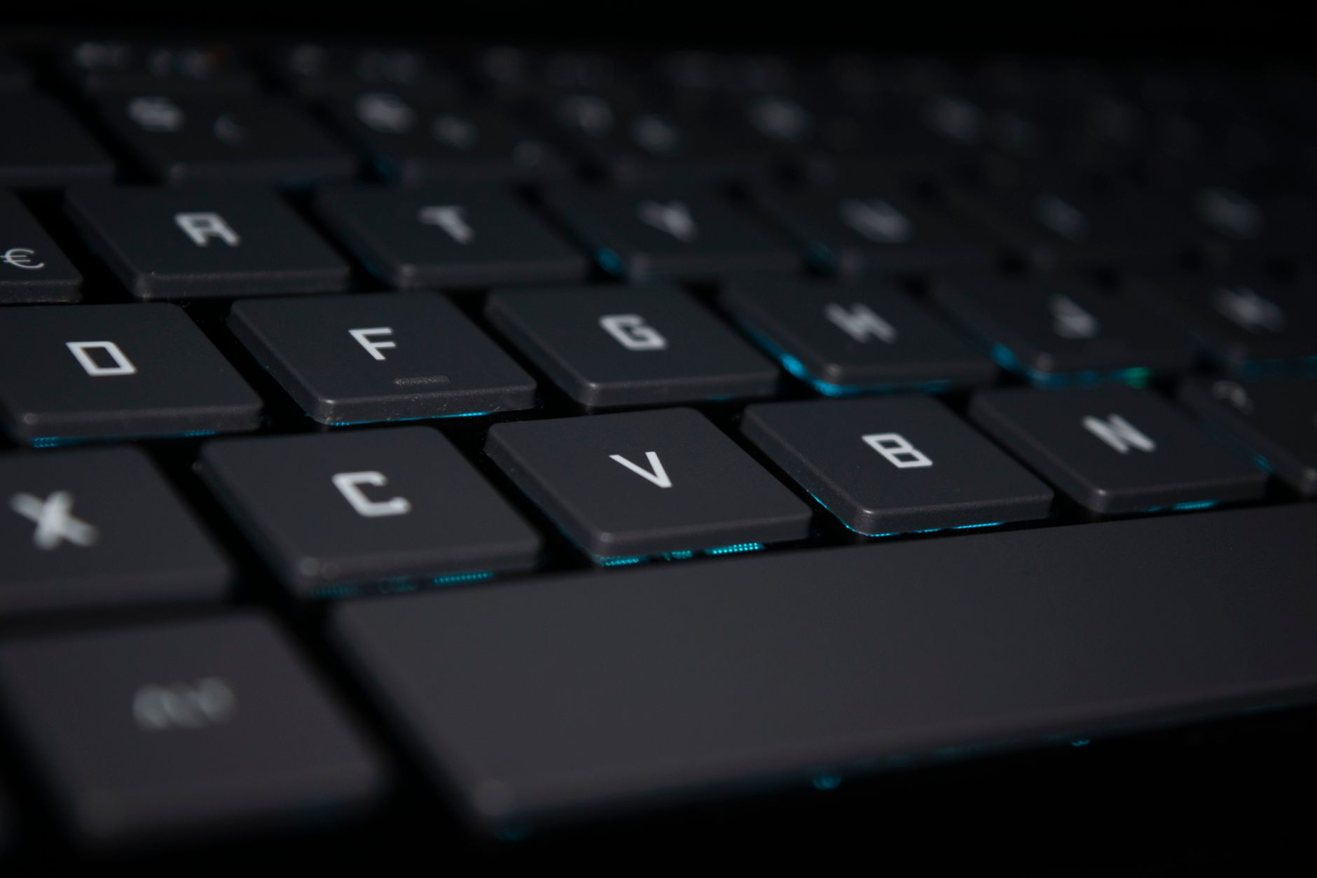découvrez le nouveau lenovo legion go 2, disponible dès octobre à partir de 1 099 $. profitez d'une performance gaming portable exceptionnelle avec cette console innovante signée lenovo.